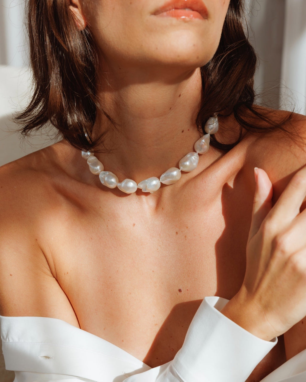 Baroque pearl collar