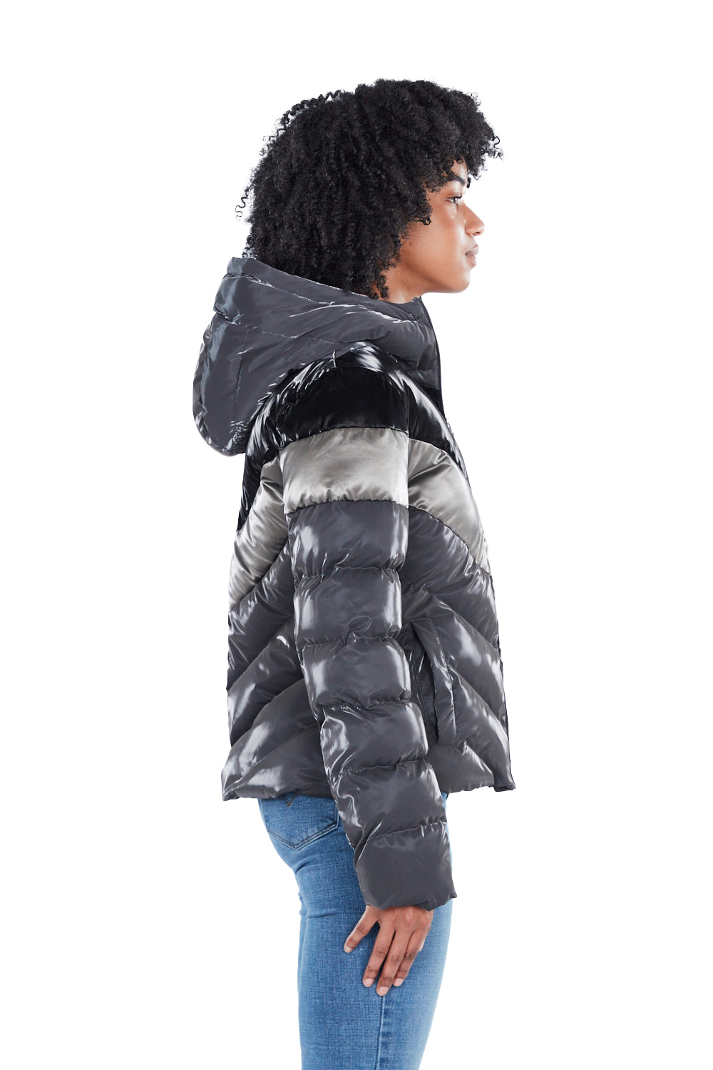 Woodpecker Women's Robin Winter coat. High-end Canadian designer winter coat for women in shiny "Magnum" grey colour. Woodpecker cruelty-free winter coat designed in Canada. Women's medium weight long length premium designer jacket for winter. Superior quality warm winter coat for women. Moose Knuckles, Canada Goose, Mackage, Montcler, Will Poho, Willbird, Nic Bayley. Extra warm. Shiny parka. Stylish winter jacket. Designer winter coat.
